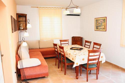 Apartment Mastrinka 1005a