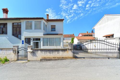 Apartment Brajdine 405
