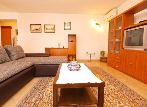 Apartments Munida 734