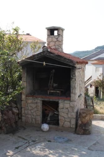 Hostal Triple Room Metajna 4120b