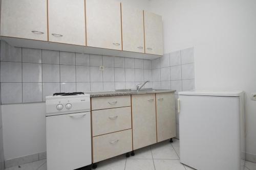 Apartment Metajna 4120b