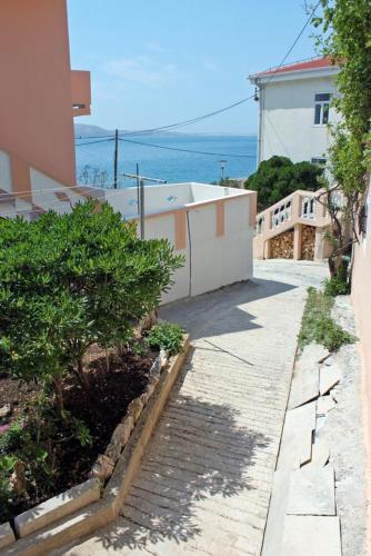 Apartment Metajna 6351b
