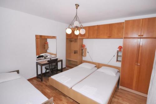 Apartment Metajna 6421a