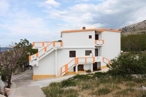 Apartment Metajna 6421a
