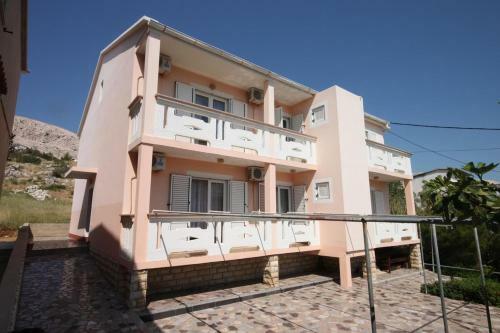 Hostal Quadruple Room Metajna 6378g