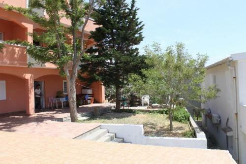 Hostal Triple Room Metajna 6487h
