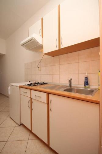 Apartment Metajna 6486d