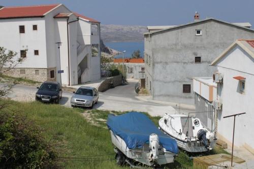 Apartment Metajna 527b