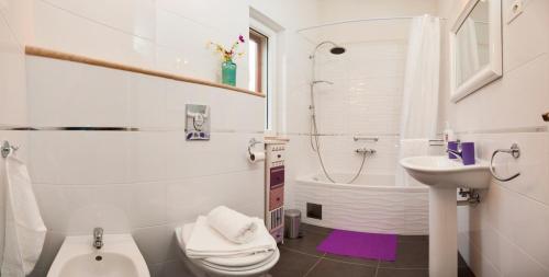 Milna Villa Sleeps 6 Pool Air Con Wifi