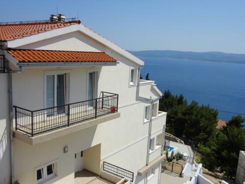 Mimice Bay Apartments