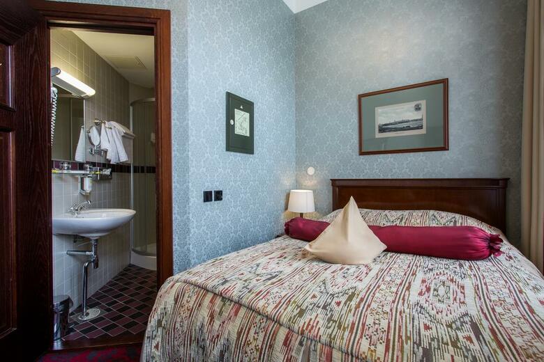 Hotel Barons