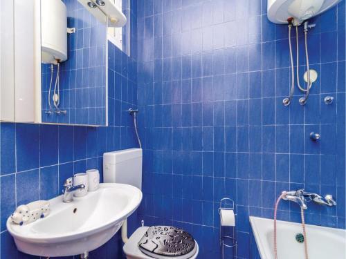 Three-bedroom Holiday Home In Mlini