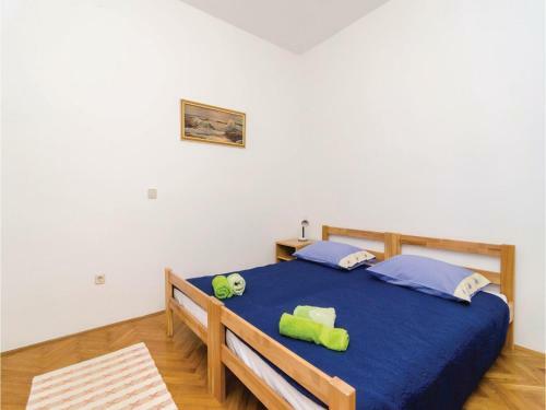Six-bedroom Holiday Home In Mlini