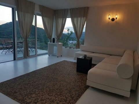 Villa Majestic Eye