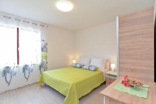 Apartment Josip 1659