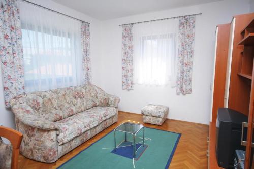 Apartments With A Parking Space Murter - 5088