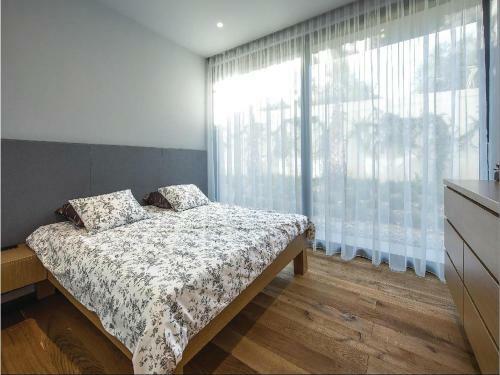 Six-bedroom Holiday Home In Murter