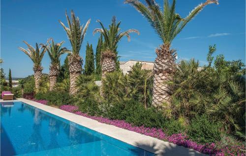 Six-bedroom Holiday Home In Murter