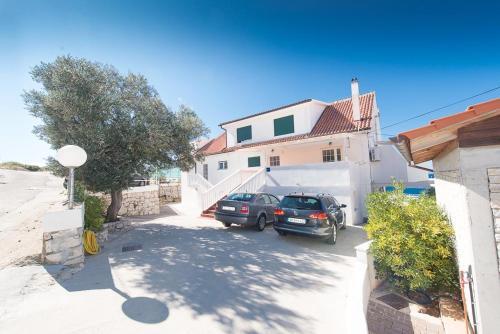 Apartments With A Parking Space Murter - 12754