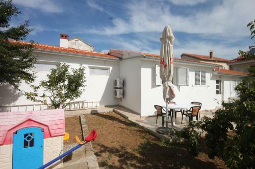 Apartment Preko 8232b