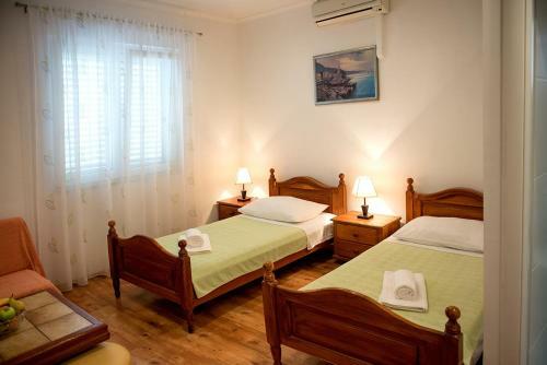 Hostal Apartments And Rooms Robert G