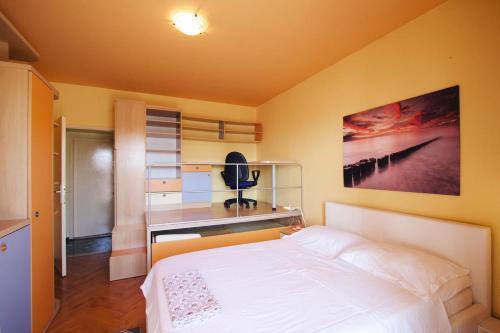 Apartments With A Parking Space Podstrana (split) - 16051