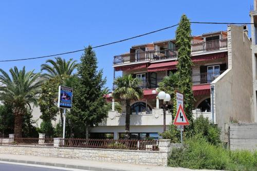 Apartment Podstrana 10302b