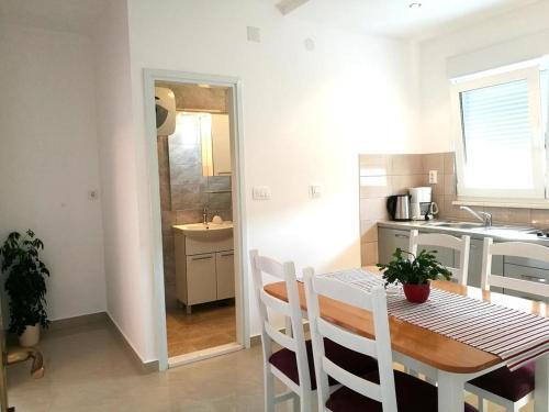 Apartamentos Studio Podstrana 6072a