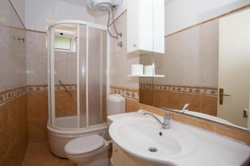 Apartment Podgora 12816a