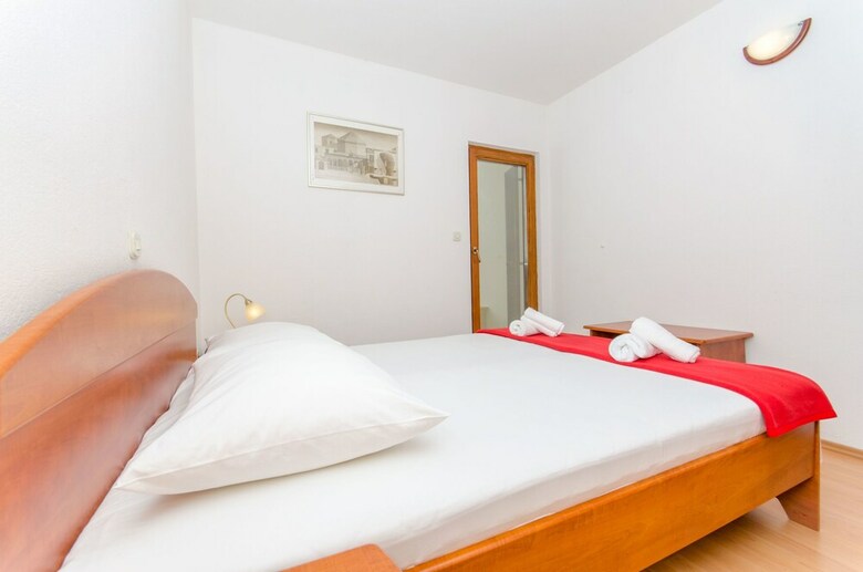 Hostal Apartments Villa Skala