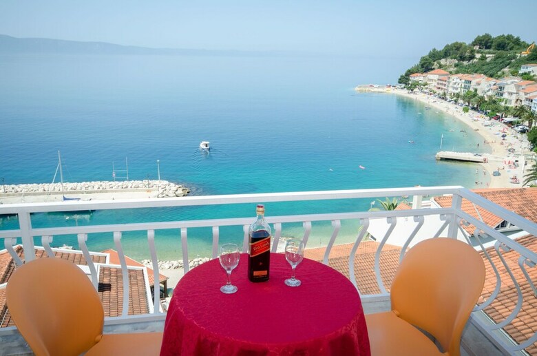 Hostal Apartments Villa Skala