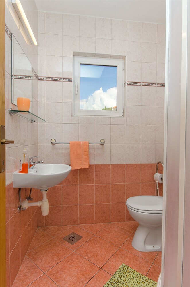 Hostal Apartments Villa Skala