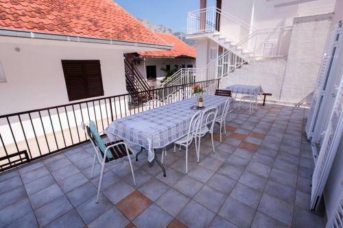 Hostal Apartments Adna
