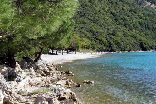 Hostal Triple Room Plomin Luka 15078c