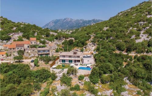 Two-bedroom Holiday Home In Ploce