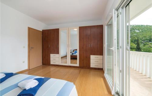 Two-bedroom Holiday Home In Ploce
