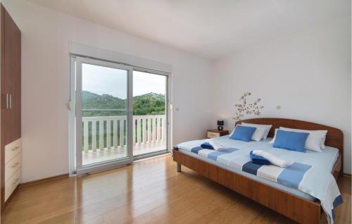 Two-bedroom Holiday Home In Ploce