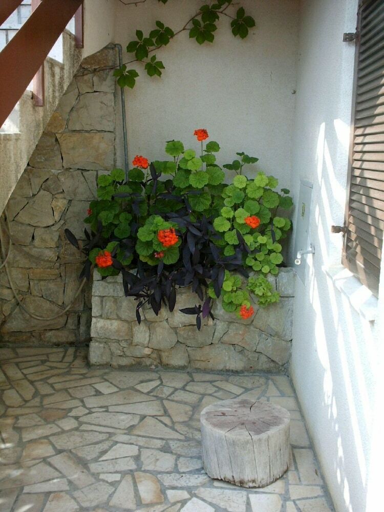 Apartments Mirjana