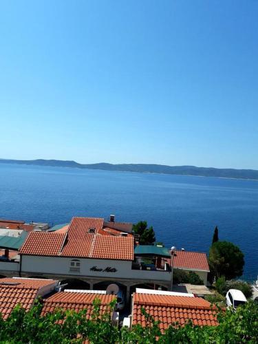 Apartments With A Parking Space Pisak (omis) - 1009