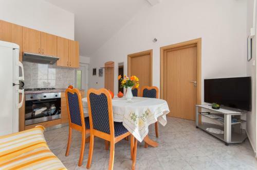 Apartments Marija Pisak