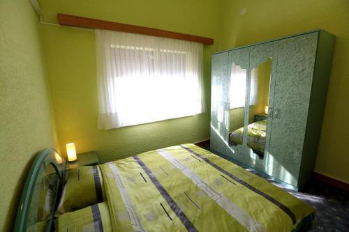 Apartment Pirovac 13692b