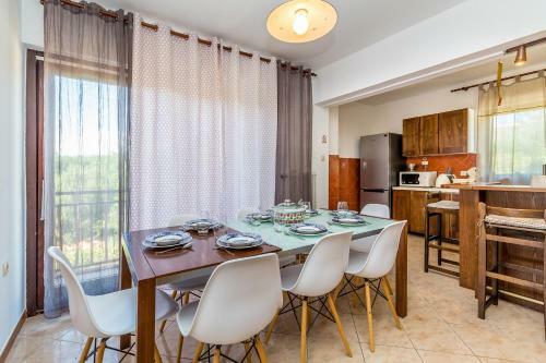 Apartments Bali? - Pinezi?i, Krk