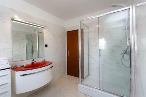 Adria Holiday Home