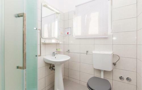 Apartment Pinezici 27
