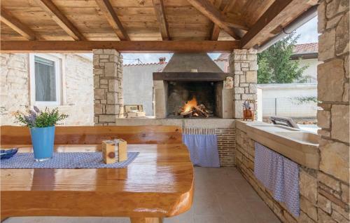 Four-bedroom Holiday Home In Peruski