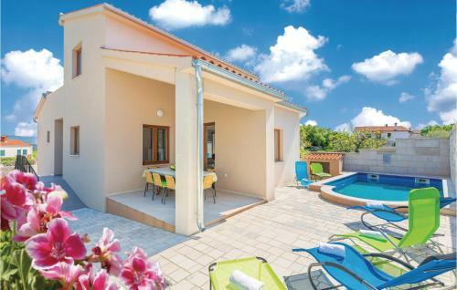 Three-bedroom Holiday Home In Marcana