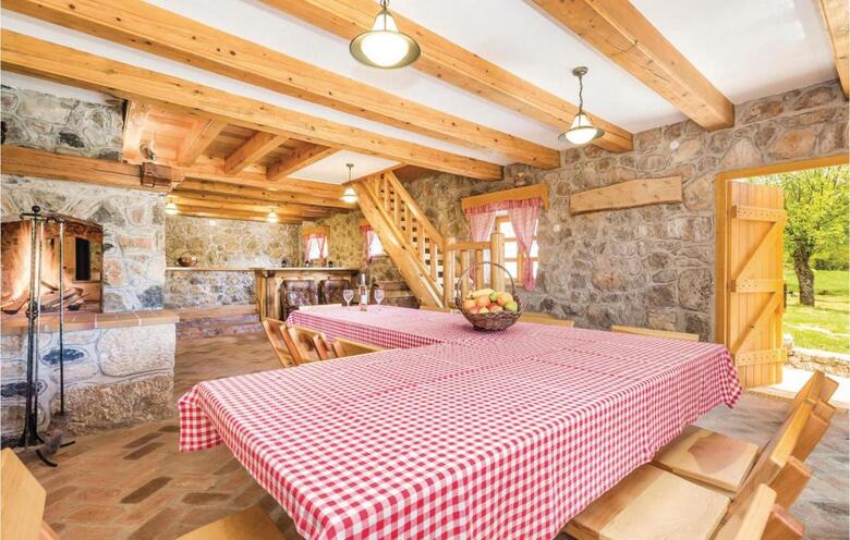 Four-bedroom Holiday Home In Perusic