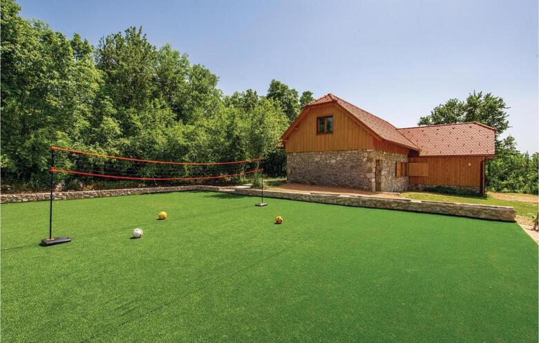 Four-bedroom Holiday Home In Perusic
