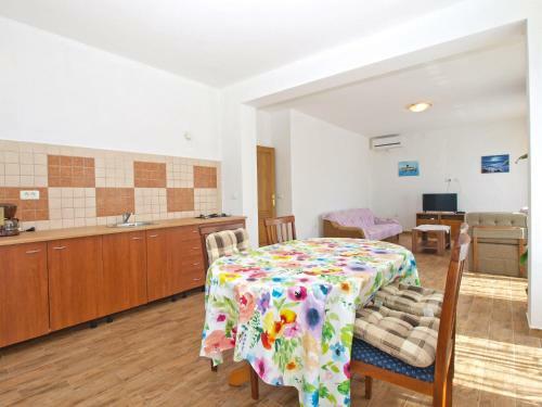 Apartments Edin 1359