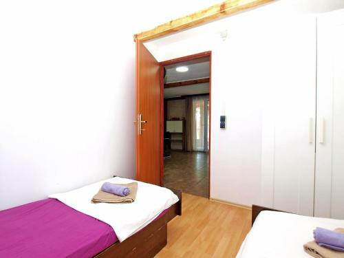 House Nikola 1422